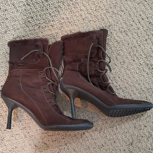 Anne Klein High Heel Brown Suede w/faux fur trim Women's Boots sz 9 - Picture 1 of 3